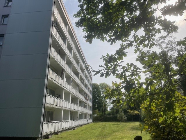 2 1/2 -Zimmer-Wohnung mit Balkon und Fahrstuhl im Herzen von Schenefeld