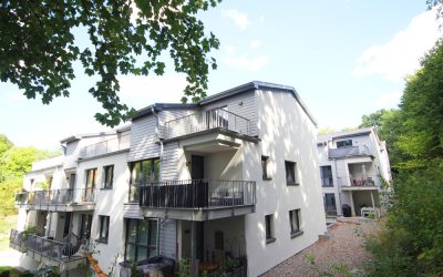 Penthouse an der Schwentine! Neuwertige 4-Zimmer Wohnung mit Dachterrasse, Lift, TG