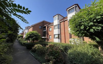 Zentral gelegene 2-Zimmerwohnung mit Balkon und Garage